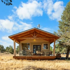 Holmes Rd. Cabin