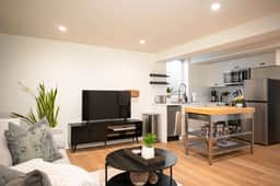 Payne St. Suite - Image 2