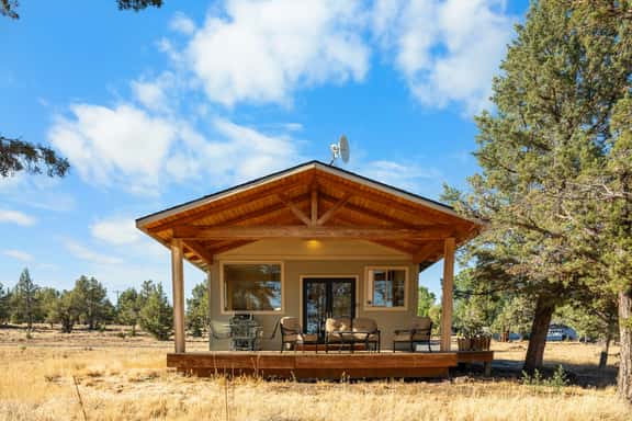 Holmes Rd. Cabin - Image 1