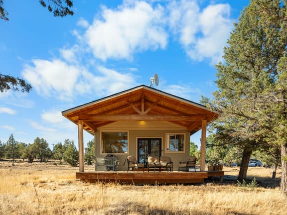Holmes Rd. Cabin - Image 1