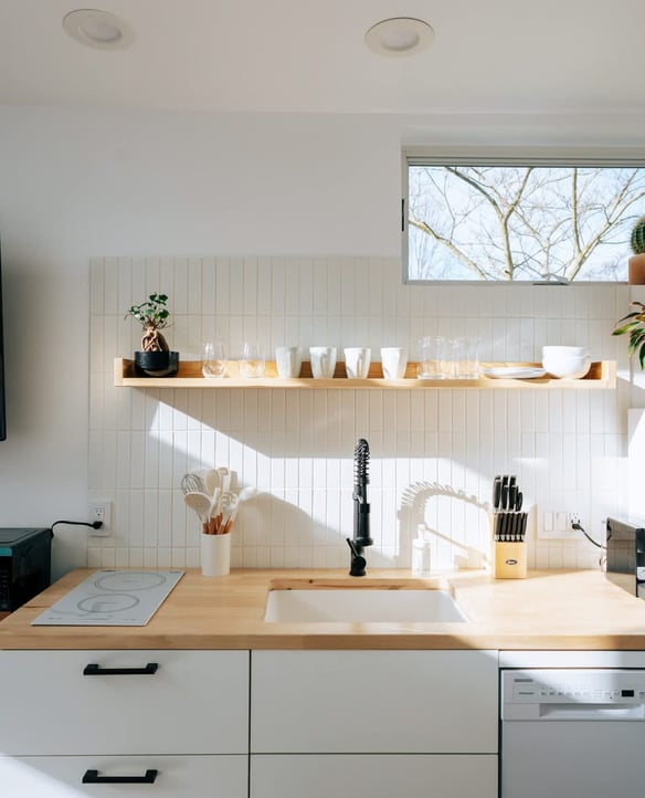 Kitchen & Essentials